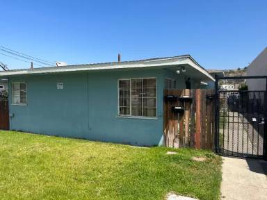 Main picture of 7626 Pacific Ave