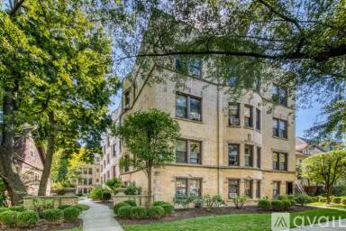 Main picture of 1919 W Estes Ave