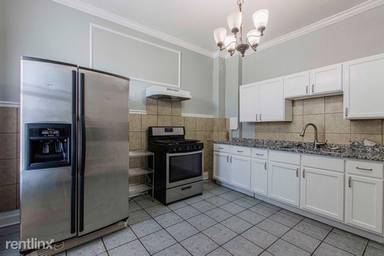 Main picture of 2101 S Ashland Ave