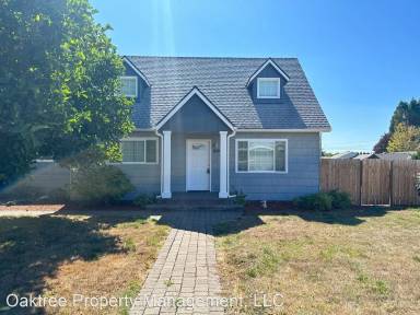Main picture of 691 Madrona St E