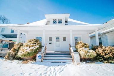 Main picture of 856 Woodsdale Ave