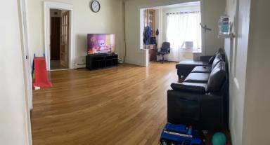 Main picture of 130 Walker St