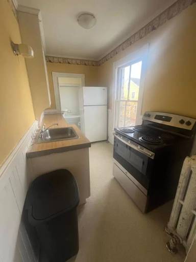 Main picture of 30 Pleasant St