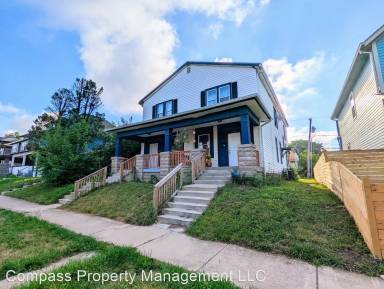 Main picture of 209 N Randolph St