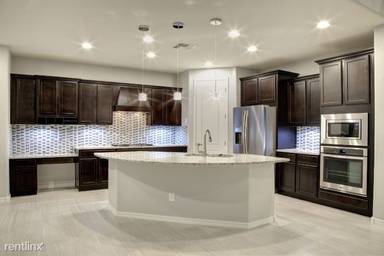 Main picture of 3607 E Salter Dr