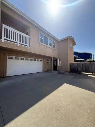 Main picture of 320 Pico St