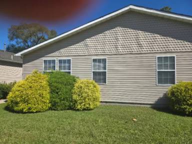 Main picture of 14 Davis Ct