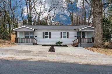Main picture of 2213 Kennesaw Dr