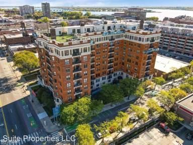 Main picture of 2900 E Jefferson Ave