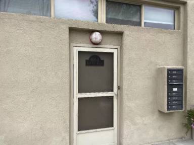 Main picture of 805 E 7th St