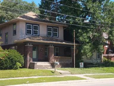 Main picture of 127 S 8th St