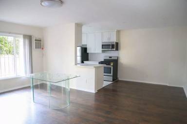 Main picture of 8854 Alcott St