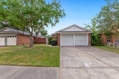 Main picture of 6610 Laurel Glen Dr