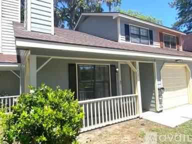 Main picture of 112 Holland Park Cir