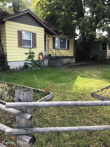 Main picture of 8422 E Broadway Ave