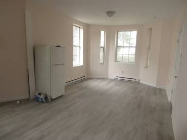 Main picture of 76 Champlin Ave