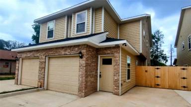 Main picture of 1705 Ash Crescent St