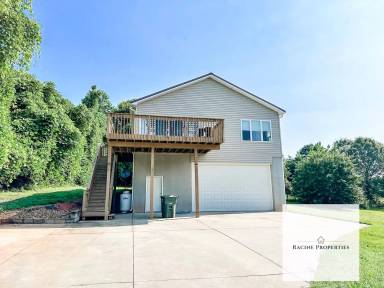 Main picture of 160 Hudgins Lake Rd