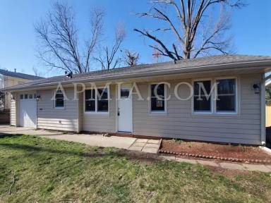 Main picture of 1273 33rd St SE