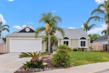 Main picture of 621 Myrtlewood Ct