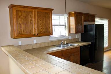 Main picture of 208 Garden Dr