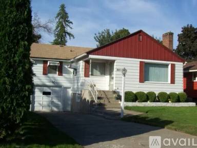 Main picture of 825 E 35th Ave