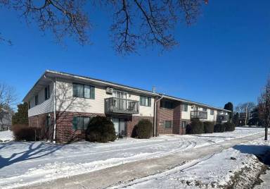 Main picture of 6138 W Forest Home Ave