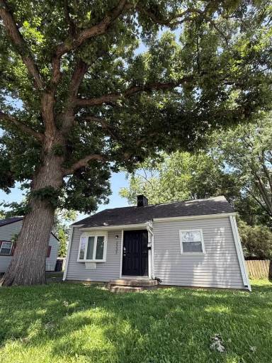 Main picture of 2237 Saint Paul St