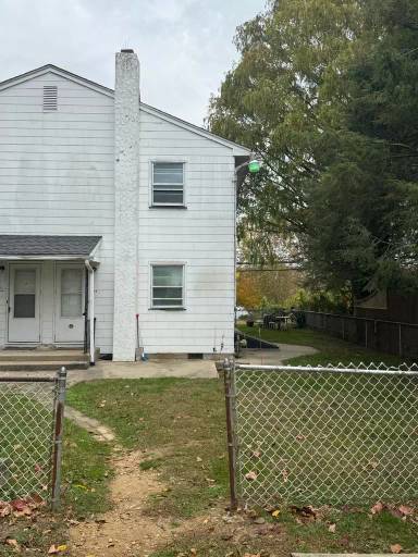 Main picture of 26 E Front St