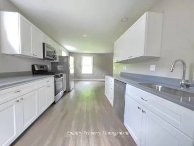 Main picture of 371 Lincoln St