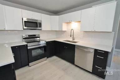 Main picture of 1001 Shamrock St