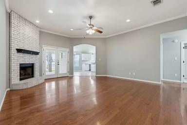 Main picture of 4400 Esta Lee Ave