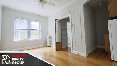 Main picture of 2827 N Burling Apartments