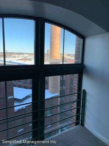 Main picture of Canal Place 1