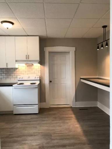 Main picture of 10 W Park St