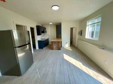 Main picture of 701 E 3rd St