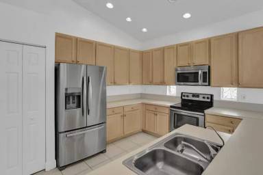 Main picture of 6553 Spring Meadow Dr