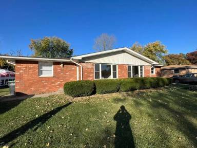 Main picture of 3340 Oakwood St