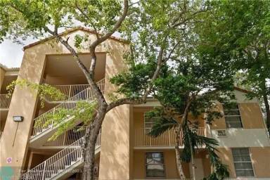Main picture of 8242 NW 24th St