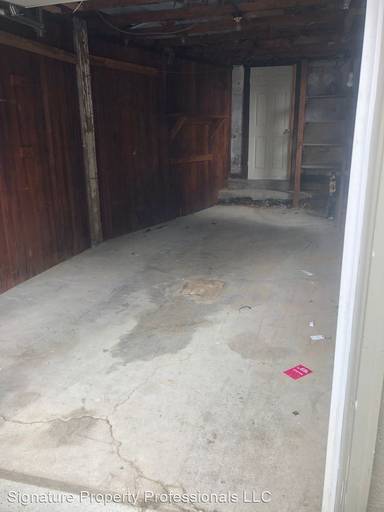 Main picture of 924 Clark St
