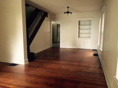 Main picture of 68 S 15th St