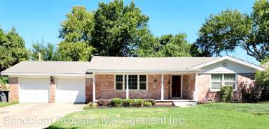 Main picture of 4919 E 38th Pl