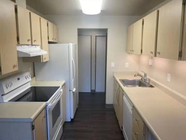Main picture of 210 10th Ave E