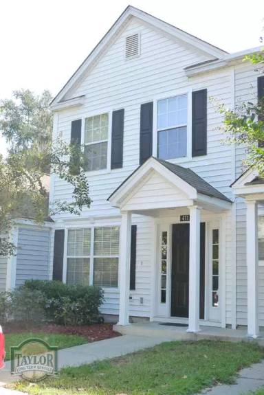 Main picture of 411 Gardners Cir