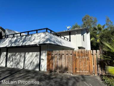 Main picture of 2411 Torrejon Pl