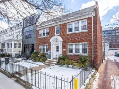 Main picture of 813 5th St NE