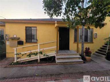 Main picture of 863 W Vernon Ave