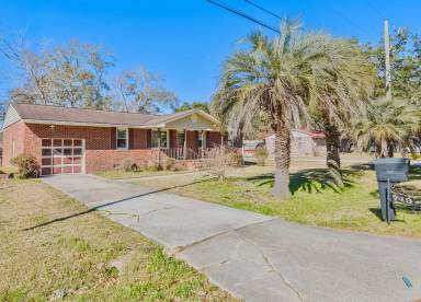 Main picture of 749 Cartwright Dr