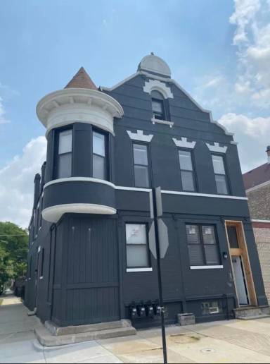 Main picture of 2401 S Homan Ave