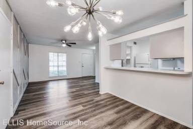 Main picture of 2326 E Timberview Ln